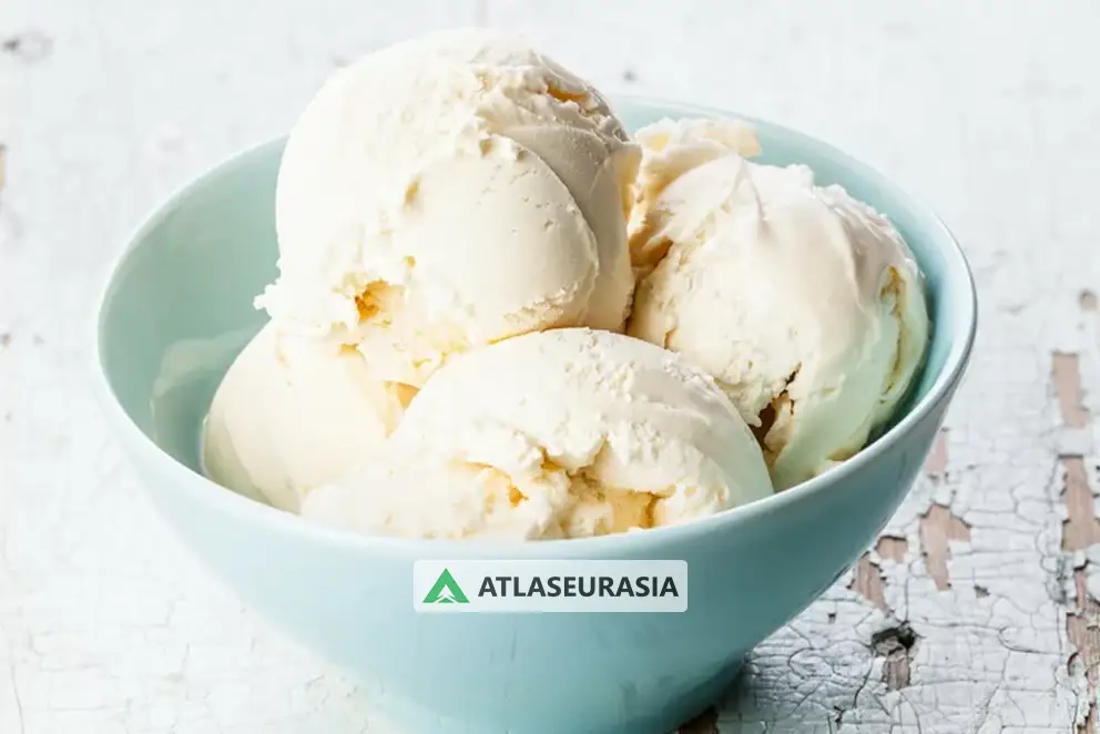 طرز تهیه بستنی خانگی با اسانس وانیل و اسانس‌های دیگر: تجربه‌ای لذیذ برای روزهای گرم تابستان